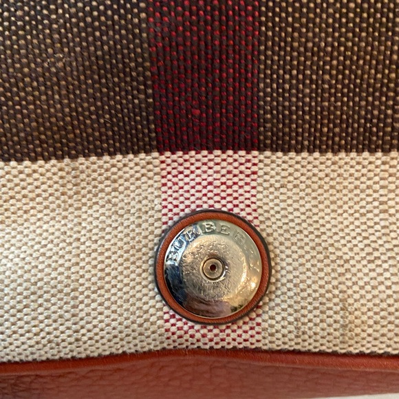 Authentic Burberry crossbody - Picture 6 of 12